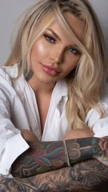 Blonde Brazilian escort in Earl's Court - Glo - image 7