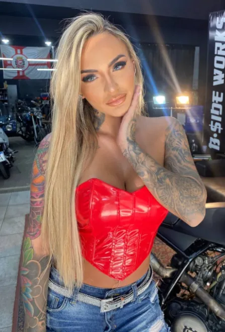 Blonde Brazilian escort in Earl's Court - Glo - image 15