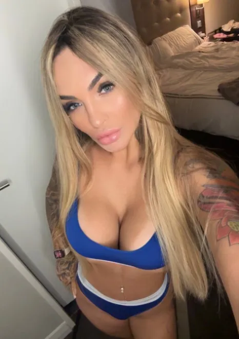 Blonde Brazilian escort in Earl's Court - Glo - image 17