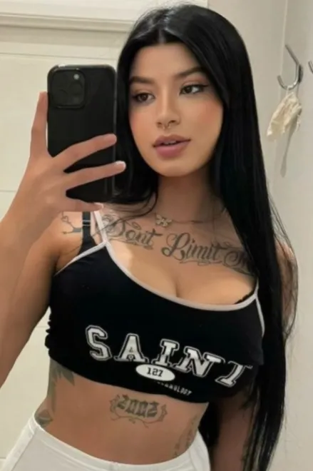 Brunette Brazilian escort in Earl's Court - Amicia - image 3