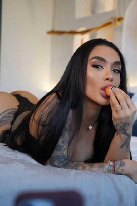 Brunette Brazilian escort in Goodge Street - Palmer - image 17