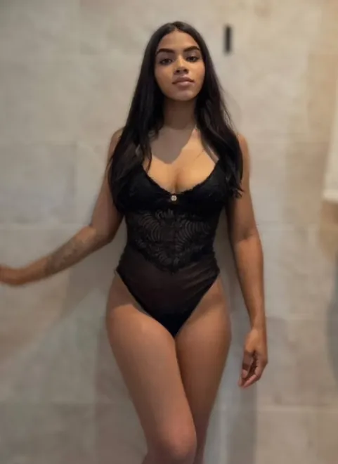 Brunette Brazilian escort in Kensington - Pancha - image 8