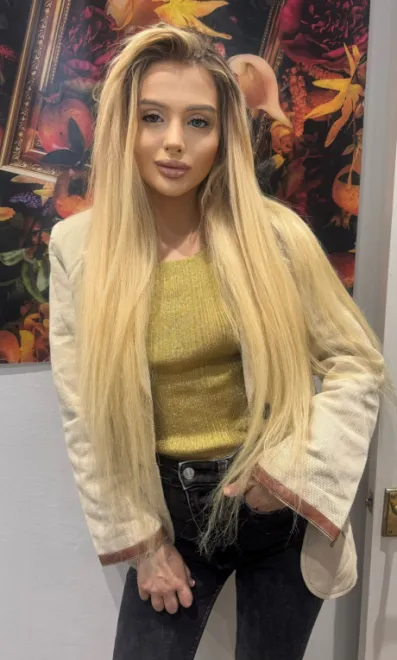 Blonde Brazilian escort in Earl's Court - Valentina - image 14