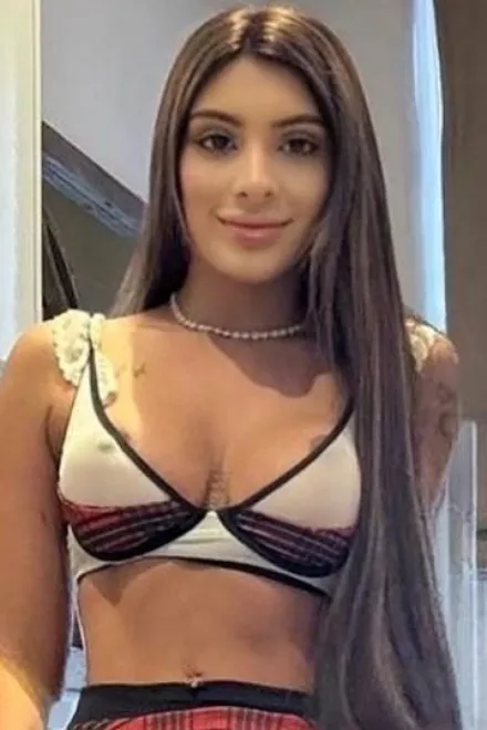 Light Brown Brazilian escort in Earl's Court - Taffy - image 4