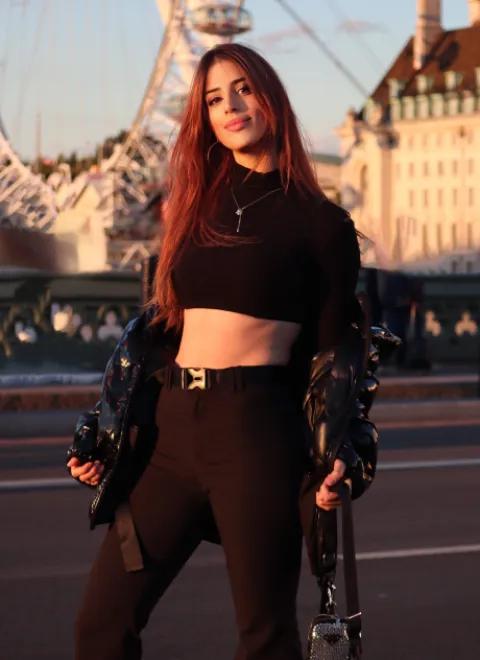 Brunette Brazilian escort in St. James's Park - Mallory - image 15