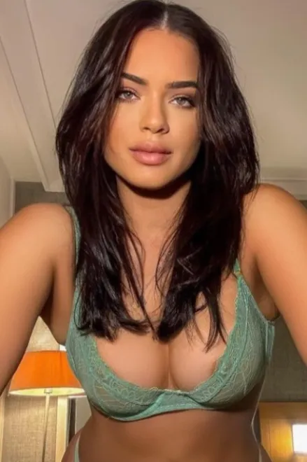 Brunette Brazilian escort in Maida Vale - Spesa - image 2