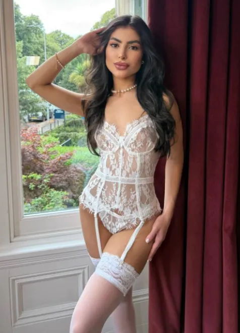 Brunette Brazilian escort in Paddington - Gummi - image 6