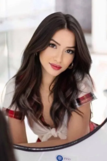 Brunette Brazilian escort in Earl's Court - Audi - image 6