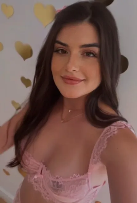 Brunette Brazilian escort in Earl's Court - Mosaic - image 22