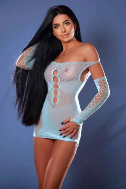 Brunette Eastern European escort in Gloucester Road - Lory - image 3