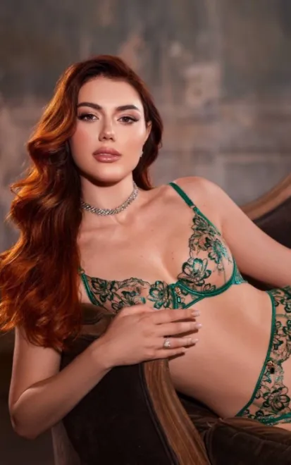 Brunette Russian escort in Gloucester Road - Buna - image 14