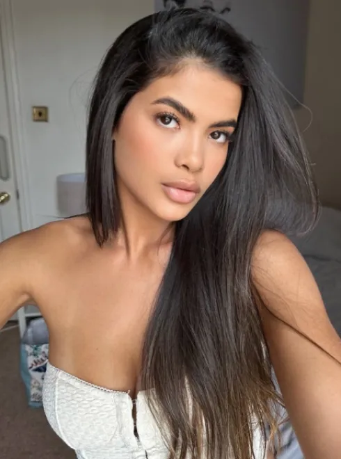 Brunette Brazilian escort in West Brompton - Jumanji - image 2