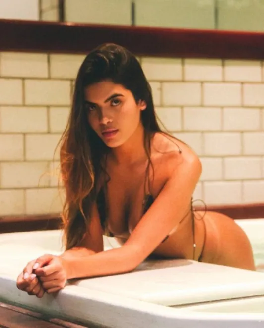 Brunette Brazilian escort in West Brompton - Jumanji - image 11
