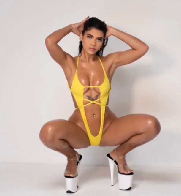 Brunette Brazilian escort in West Brompton - Jumanji - image 12