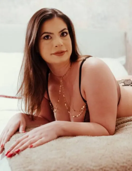 Brunette Eastern European escort in Bayswater - Aimee - image 12