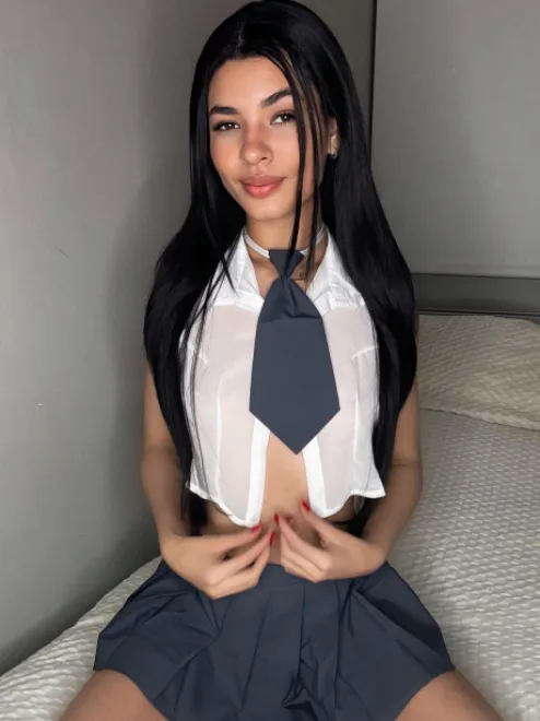 Brunette Brazilian escort in Gloucester Road - Habibi - image 3