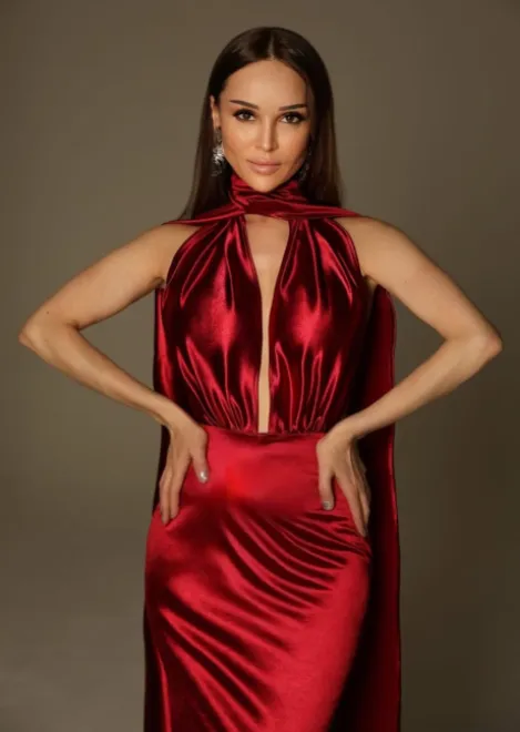 Brunette Russian escort in Earl's Court - Mikel - image 6