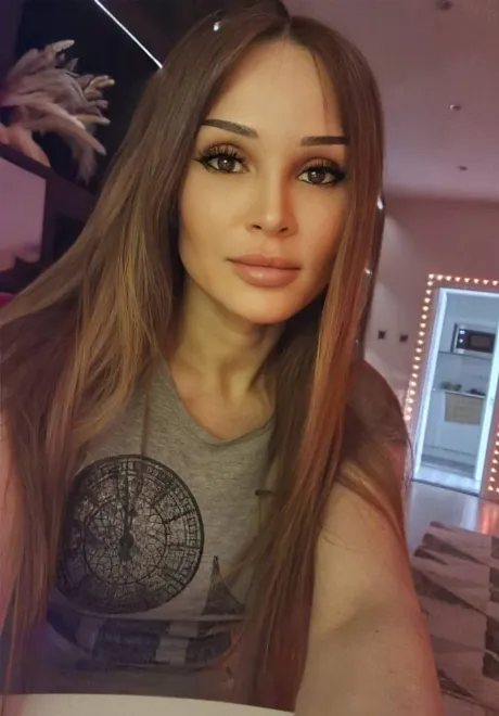 Brunette Russian escort in Earl's Court - Mikel - image 20