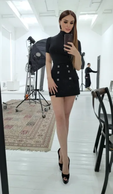Brunette Russian escort in Earl's Court - Mikel - image 21