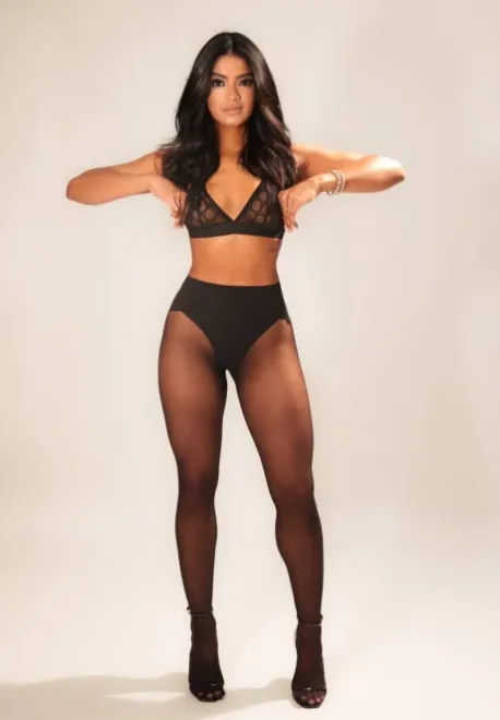 Brunette Brazilian escort in Paddington - Reba - image 3