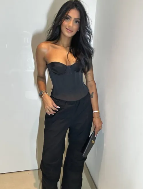Brunette Brazilian escort in Paddington - Reba - image 8
