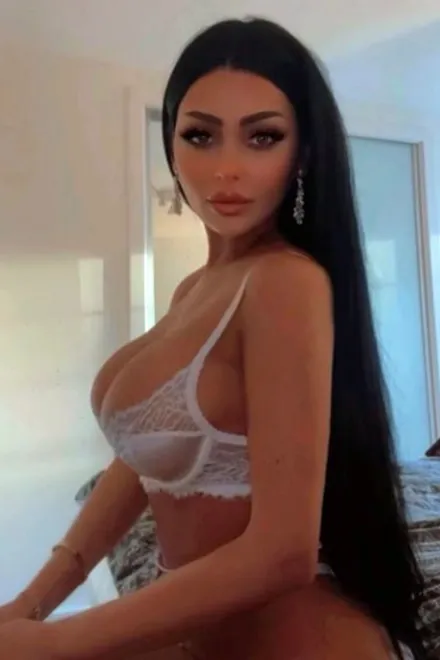 Brunette Spanish escort in South Kensington - Melya - image 11