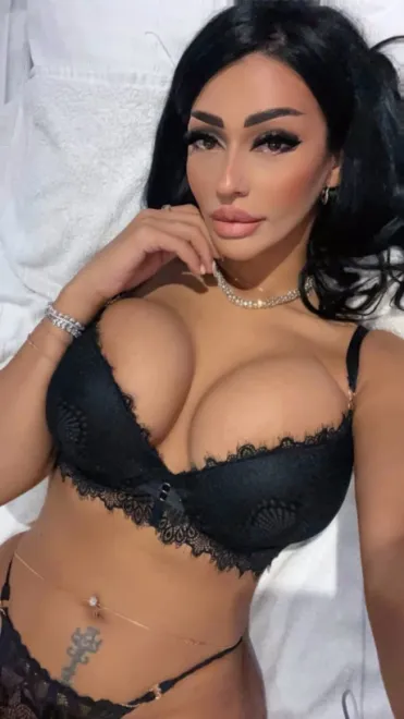 Brunette Spanish escort in South Kensington - Melya - image 15