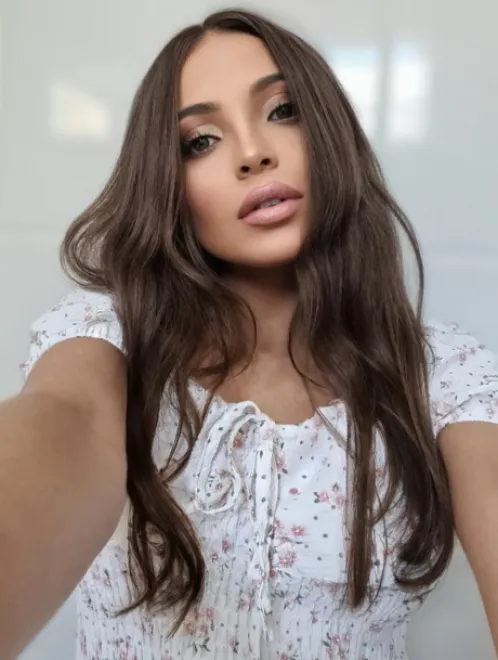 Brunette Brazilian escort in High Street Kensington - Bondi - image 2