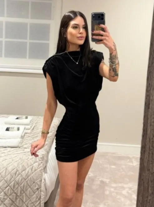 Brunette Brazilian escort in Kensington - Miabella - image 15