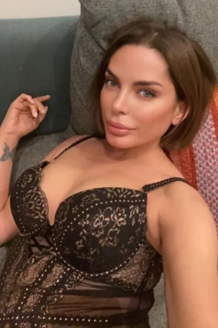 Brunette Ukrainian escort in Earl's Court - Ingrid - image 13