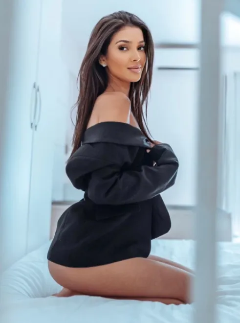 Brunette Brazilian escort in Earl's Court - Fantastic - image 2