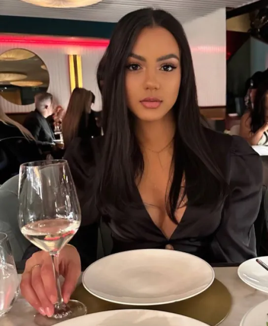 Brunette Brazilian escort in Baker Street - Landau - image 7