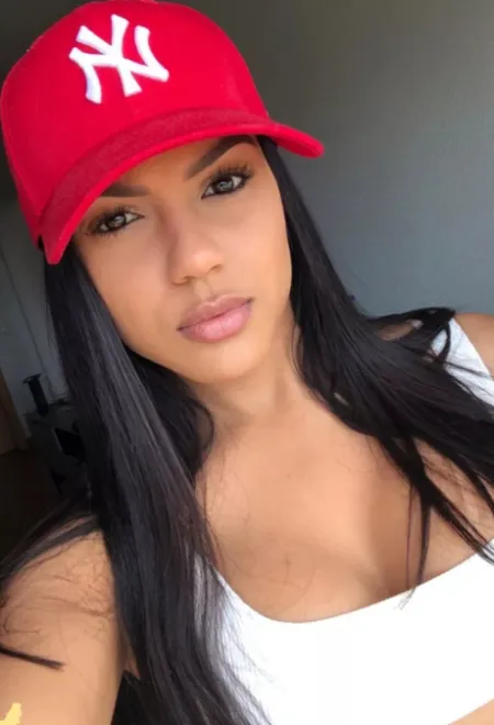 Brunette Brazilian escort in Baker Street - Landau - image 17