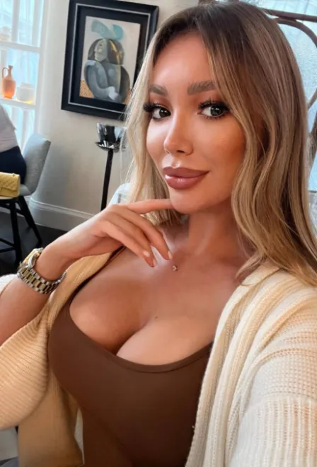 Blonde Russian escort in Lancaster Gate - Alysia - image 21
