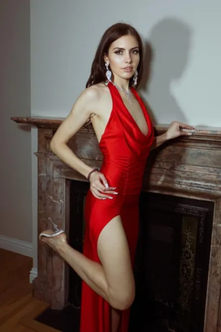 Brunette Russian escort in Earl's Court - Navi - image 8