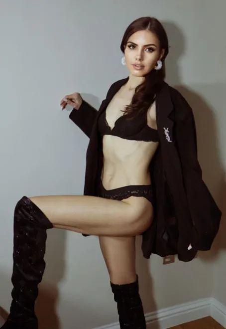 Brunette Russian escort in Earl's Court - Navi - image 11