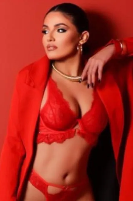 Brunette Brazilian escort in Marble Arch - Paradise - image 3