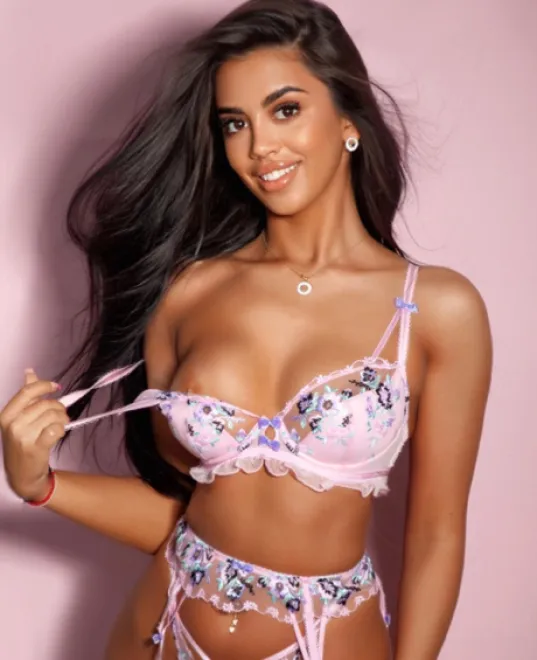 Brunette Eastern European escort in Bayswater - Kayla - image 18