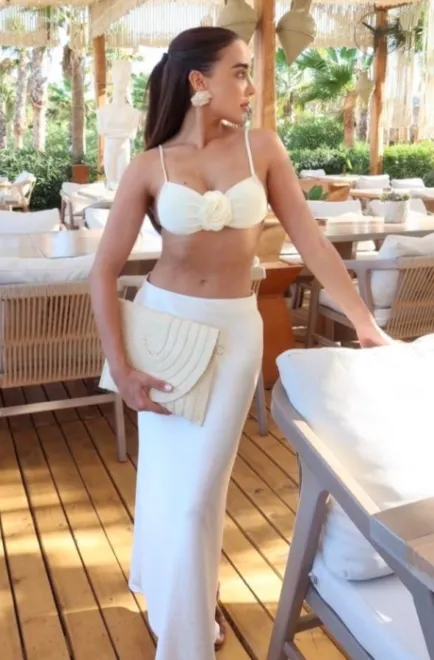 Brunette Brazilian escort in Earl's Court - Denella - image 11