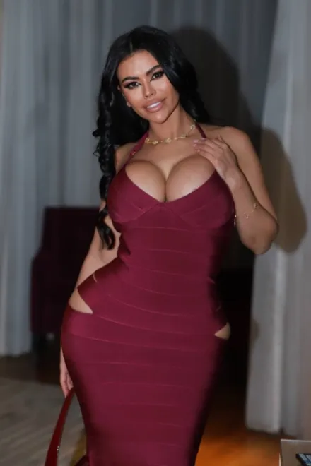 Brunette Brazilian escort in Gloucester Road - Bella Sadim - image 10