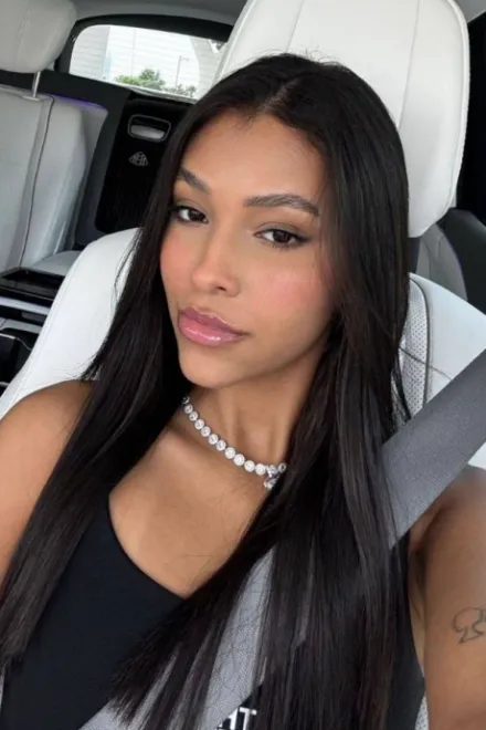 Brunette Brazilian escort in Shepherds Bush - Aiden - image 16