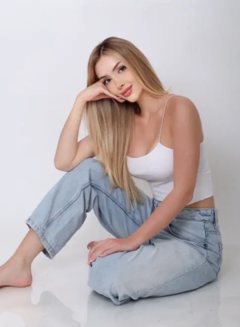 Blonde Brazilian escort in Earl's Court - Aldona - image 10