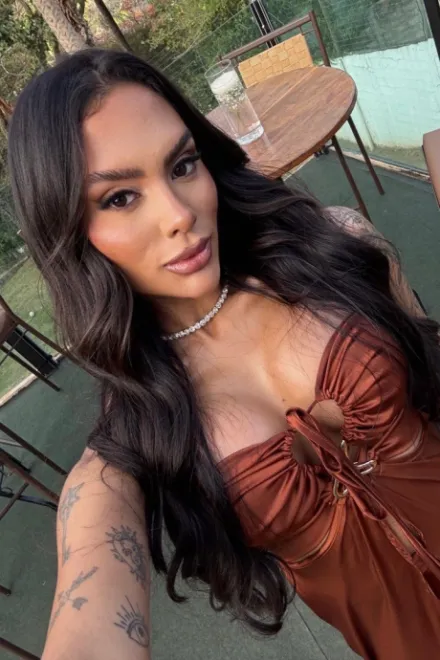 Brunette Brazilian escort in Edgware Road - Emily - image 20
