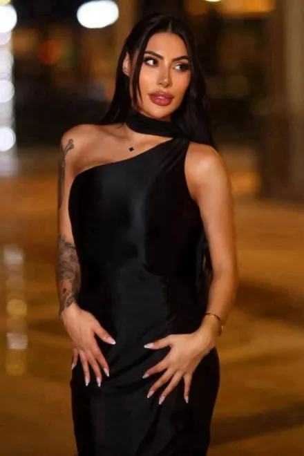 Brunette Brazilian escort in Earl's Court - Consuela - image 3
