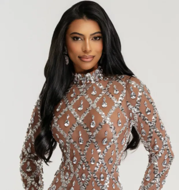 Brunette Brazilian escort in Bond Street - Mannu - image 4
