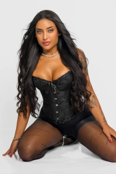 Brunette Brazilian escort in Bond Street - Lynchy - image 6