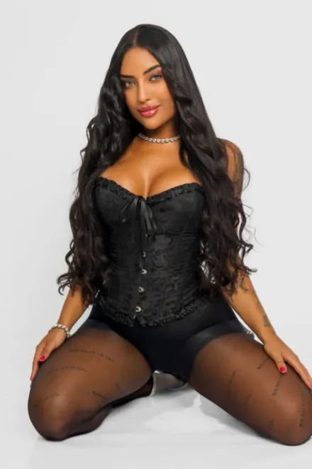 Brunette Brazilian escort in Bond Street - Lynchy - image 5