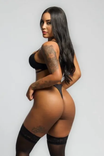 Brunette Brazilian escort in Bond Street - Lynchy - image 10