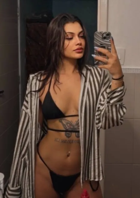 Brunette Brazilian escort in Earl's Court - Francisca - image 14