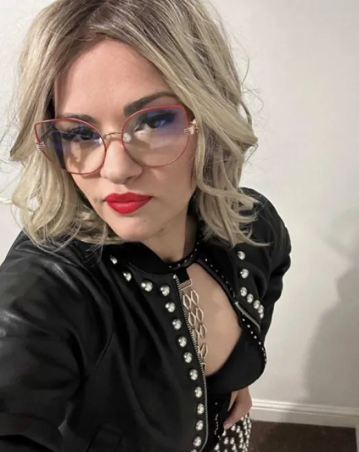 Blonde Eastern European escort in Edgware Road - Hellen - image 16